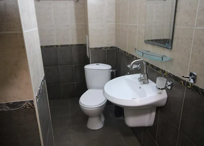 Cozy In Azure Sky Slantschew brjag